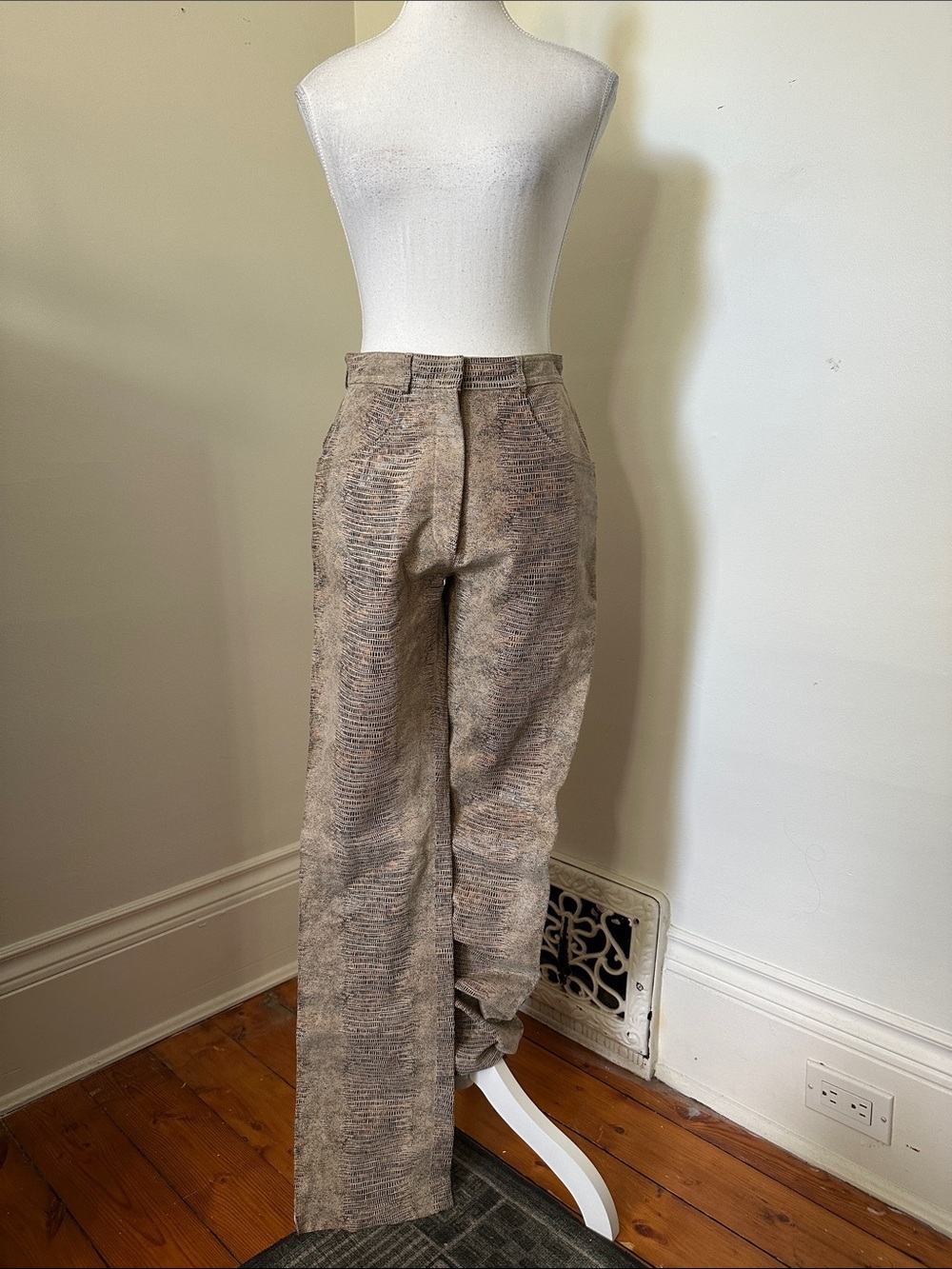 BLUSHE IMPRESSIONS Vintage 100% Leather Faux Snake Skin Straight Leg Pants Sz 4